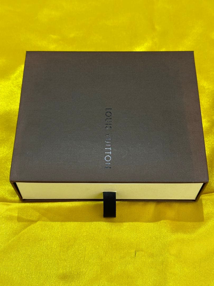 入手困難　新品　LOUIS VUITTON ルイヴィトン 漆と卵殻のコースター