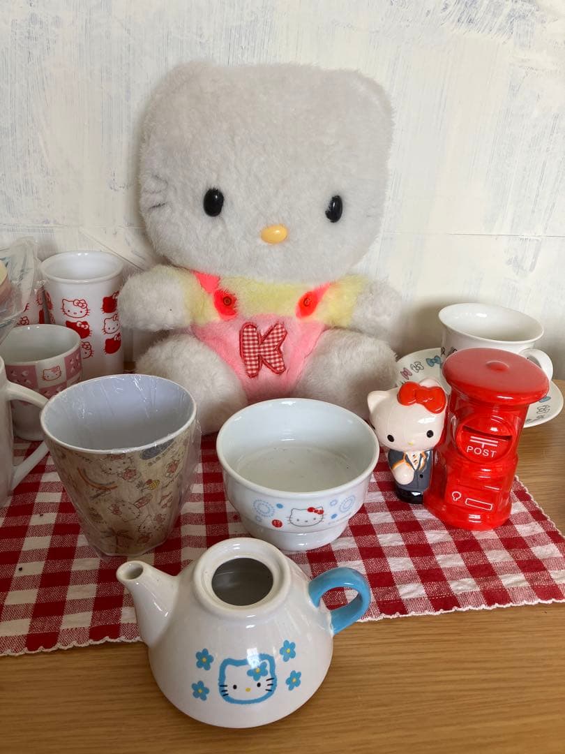 昭和レトロ　サンリオハローキティ　非売品　未使用　多数　ぬいぐるみ　食器　大量