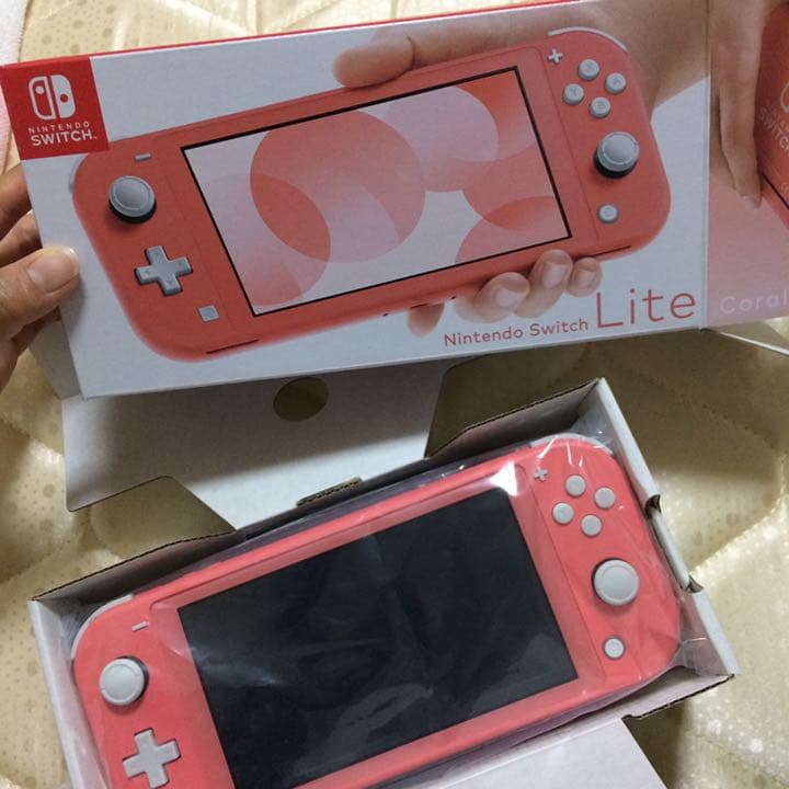 Nintendo Switch コーラル Amazon.com: Nintendo Switch Lite - Coral - Switch : Video Games