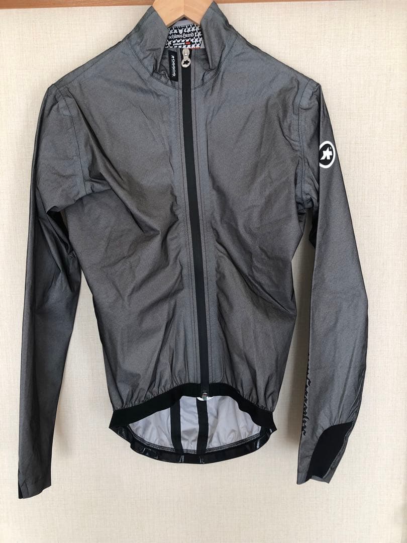 アソス　レインジャケット、シュロスワント アソス Assos エキップRSシュロスフントレインジャケットEVO EQUIPE RS