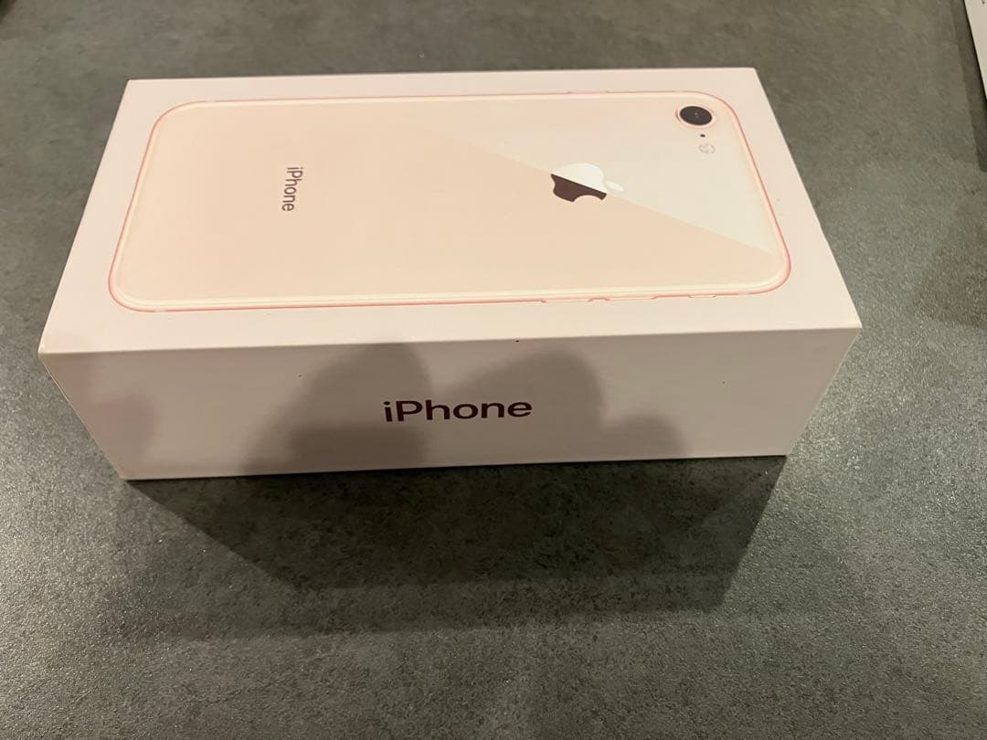 未使用 iPhone 8 ゴールド 箱付き - メルカリ