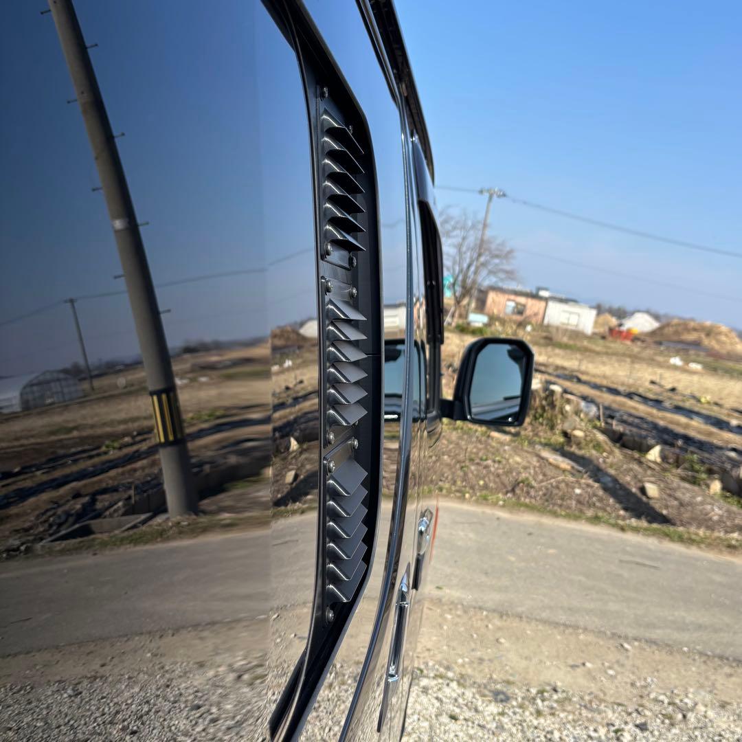 ハイエース 換気扇 4型 〜 USBファン 3連 ルーバー ABS製 運転席側