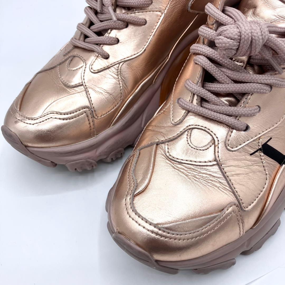 ヴァレンティノガラヴァーニ　スニーカー　24.5cm サイドロゴ メタリック