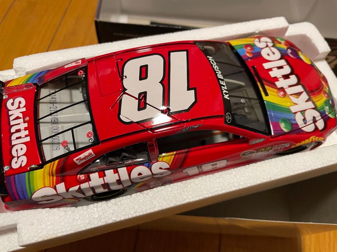 Kyle Kyle Busch #18 2014 スキトル 1/24