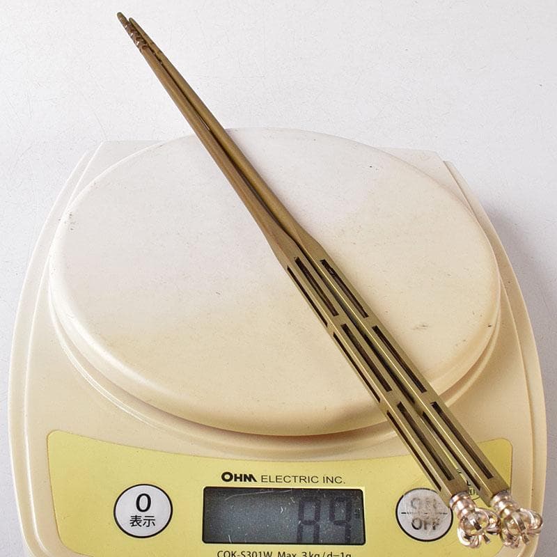 金工師 木村清五郎（清雲）造 黄銅 菊頭 四方すかし飾 火箸 共箱