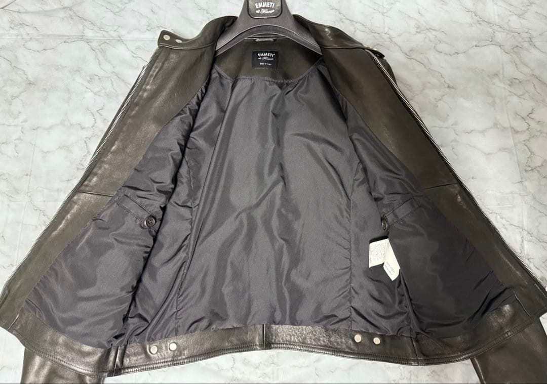 極美品】エンメティ アッカ 46 干場義雅 EMMETI ライダース - メルカリ