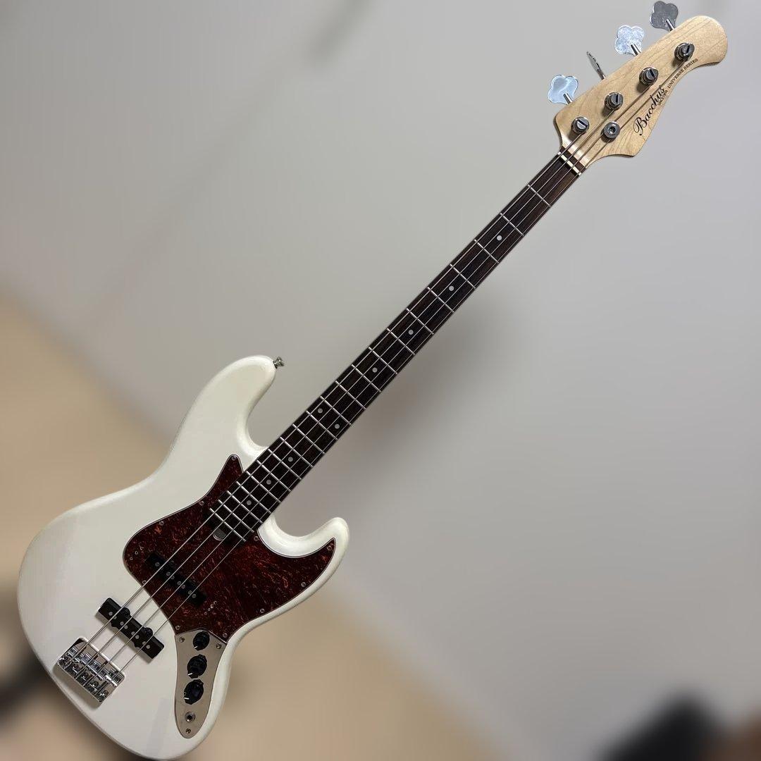 Bacchus bjb-1-rsm エレキベース ホワイト　美品 Bacchus WJB-1DX RSM/M WH エレキベース ユニバースシリーズ White