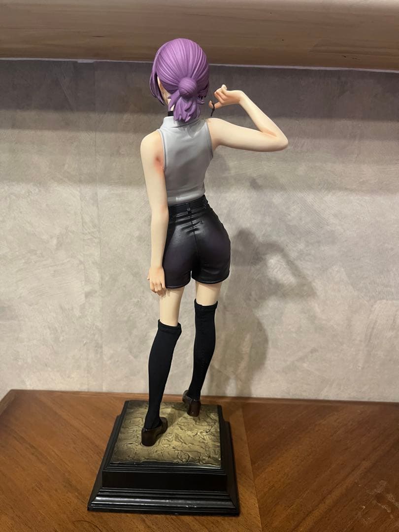 【海外製】劇場版チェンソーマン レゼ フィギュア　ガレージ