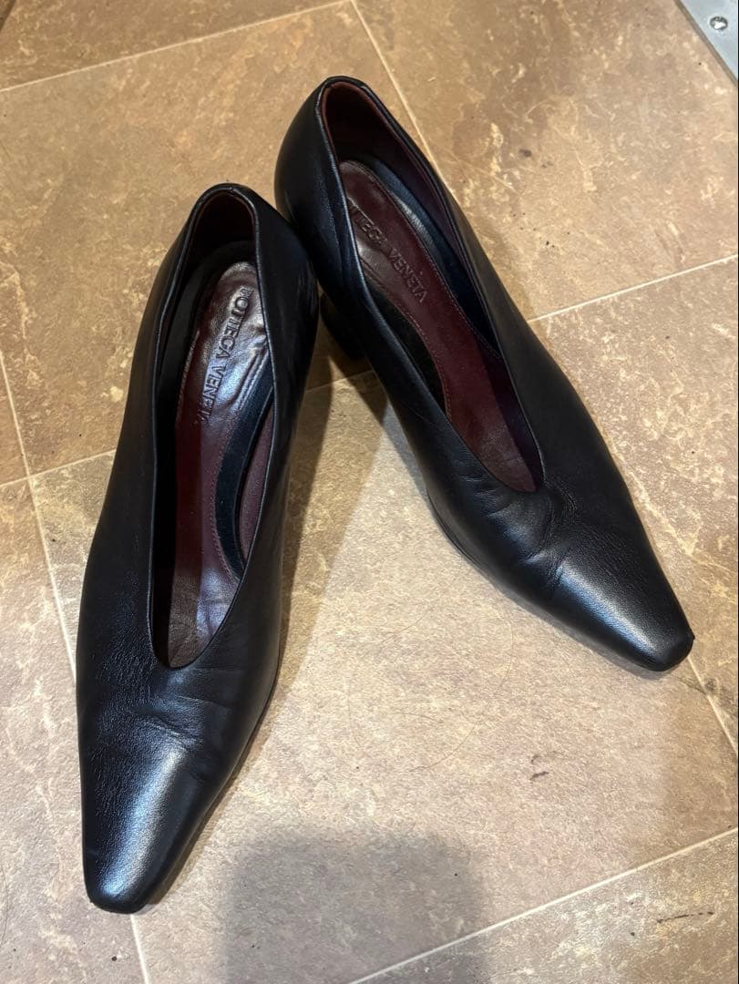 ボッテガヴェネタ レザーパンプス ブラック アーモンドパンプス　正規品 ボッテガヴェネタ(BOTTEGA VENETA)ボッテガヴェネタ イントレチャート