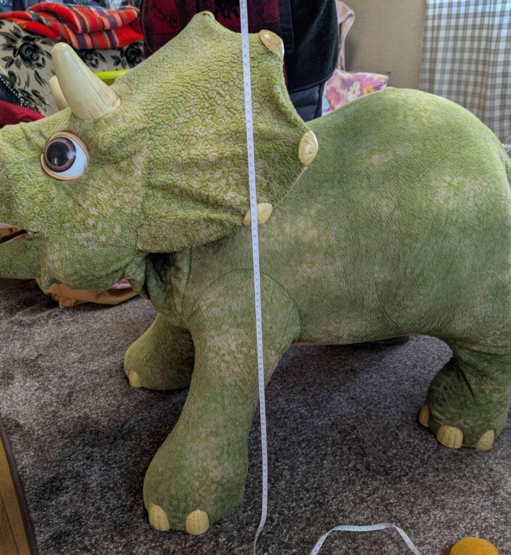 【宮城送料無料】子供が乗れる動くトリケラトプス 　恐竜玩具 ￥108,000