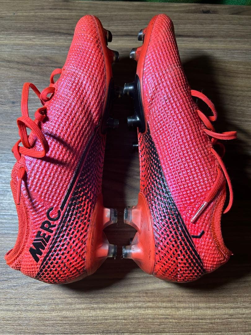 Nike Mercurial レッド FGシューズ　24.5cm