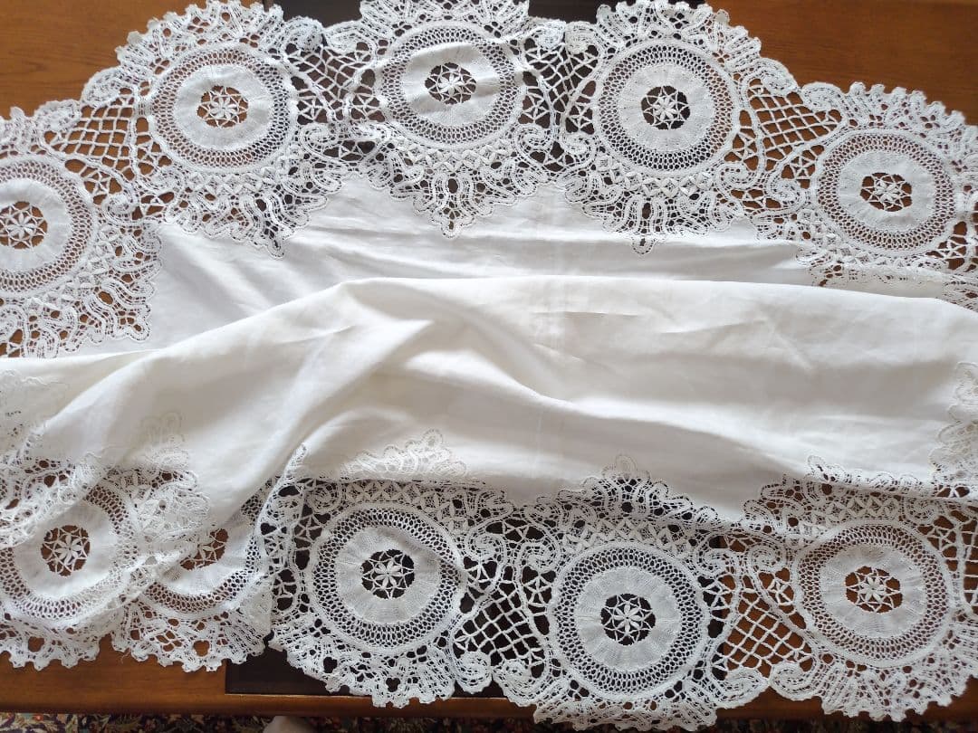 白いレースのテーブルクロスハンドメイドビンテージ