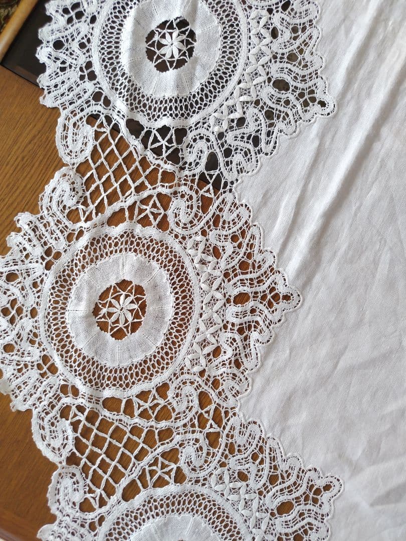 白いレースのテーブルクロスハンドメイドビンテージ