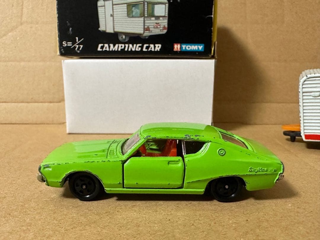 トミカ黒箱65フランスベッドキャンピングカースカイライン岩石落とし