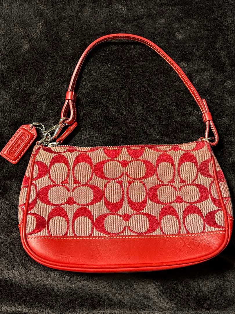 Coach コーチ　シグネチャー　アクセサリーポーチポーチ　レッド Coach コーチ アクセサリーポーチ シグネチャー レッド 赤 - メルカリ