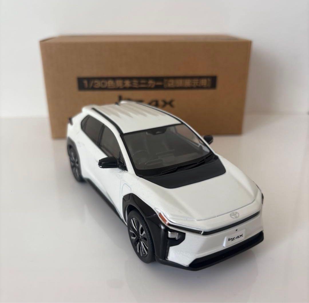 トヨタ 新型bZ4X ミニカーカラーサンプル プラチナホワイトパール【非売品】 Amazon | 1/30 トヨタ 新型bZ4X 非売品 カラーサンプル ミニカー