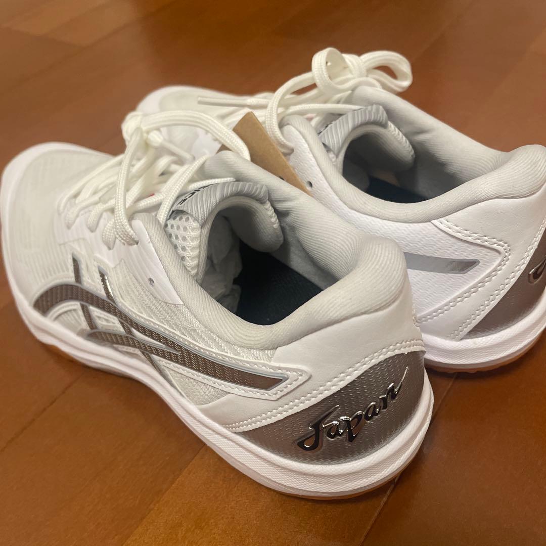 asics バレーボールシューズ 24.0cm ホワイト、シューズケース付き