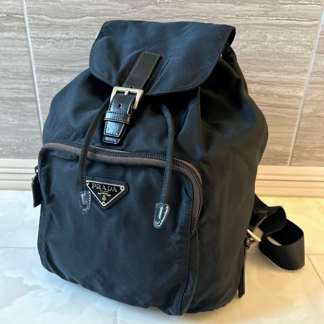 PRADA ブラック ナイロン バックパック　三角ロゴ プラダ 三角ロゴ リュック バックパック ナイロン ブラック カード付き