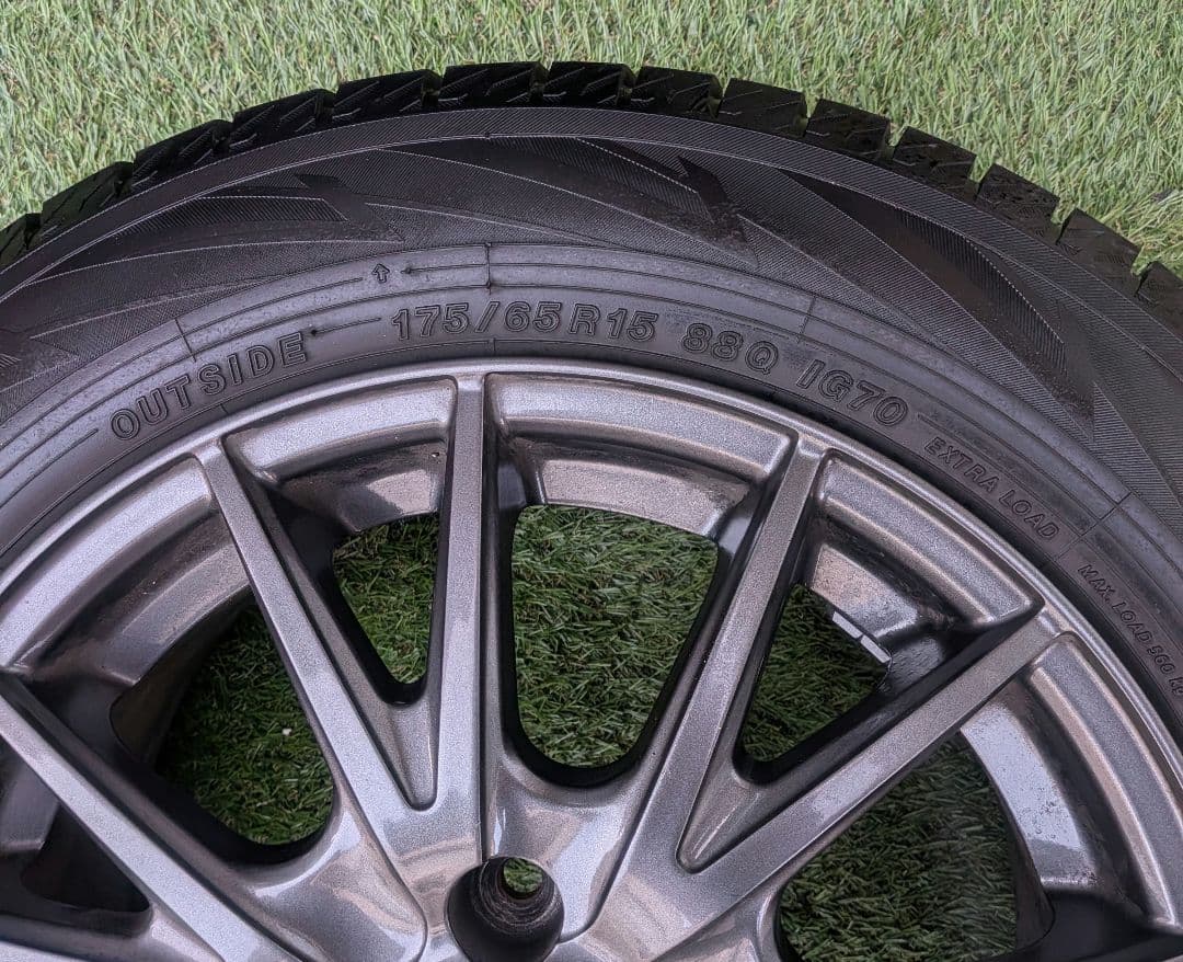 《最終価格》ヨコハマice GUARD IG70 ホイル付　175/65R15