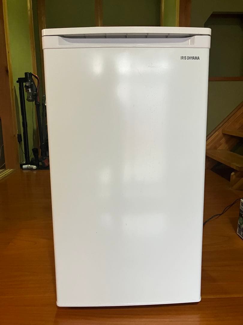 【美品、価格交渉有】IRIS OHYAMA ノンフロン冷凍庫 (容量60L) IRIS OHYAMA（アイリスオーヤマ） 冷凍庫 家庭用 小型 スリム 前開き