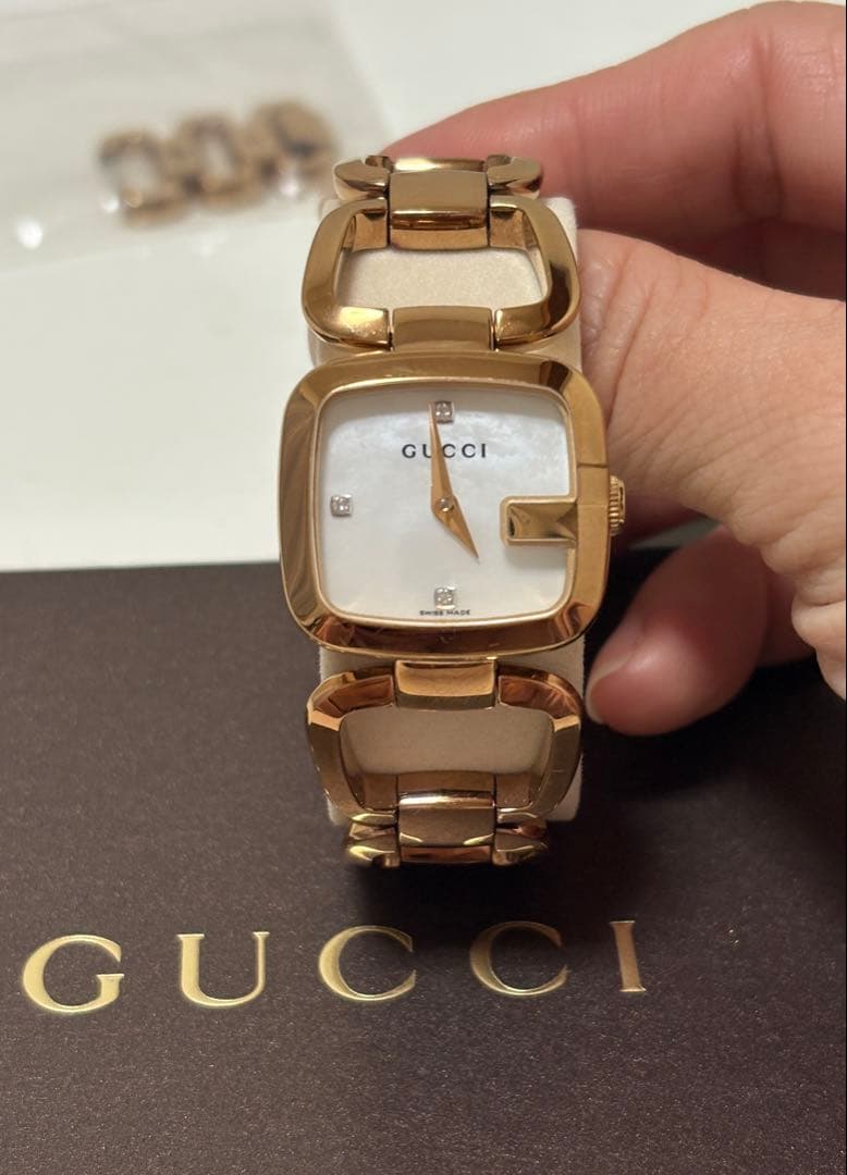 ピンクの猫様専用ページ・GUCCI ゴールド クォーツ腕時計