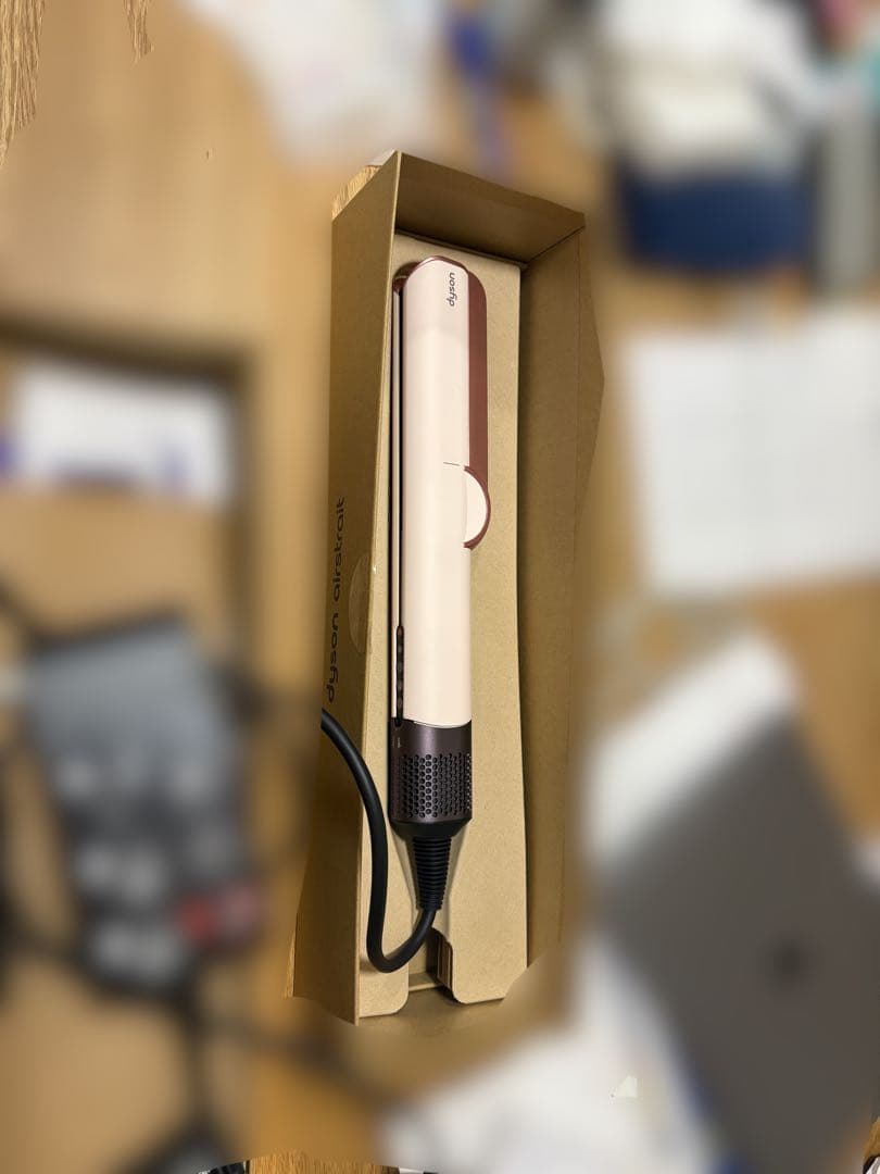 ダイソン エアストレート 美品・数回使用のみ ダイソン Airstrait™エアストレート（1200W）ジャスパープラム HT01の