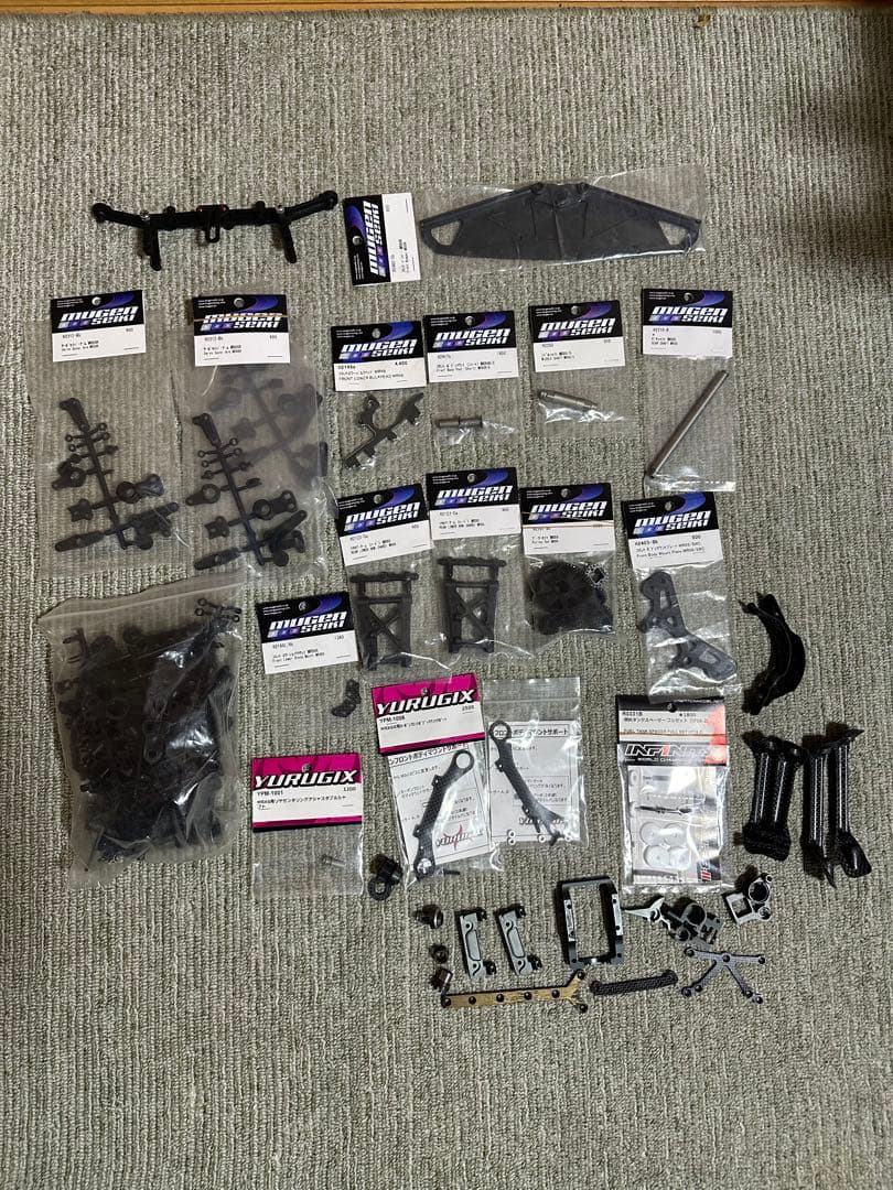 ハチイチ無限精機　MRX6Xシャーシ　付属パーツ有り