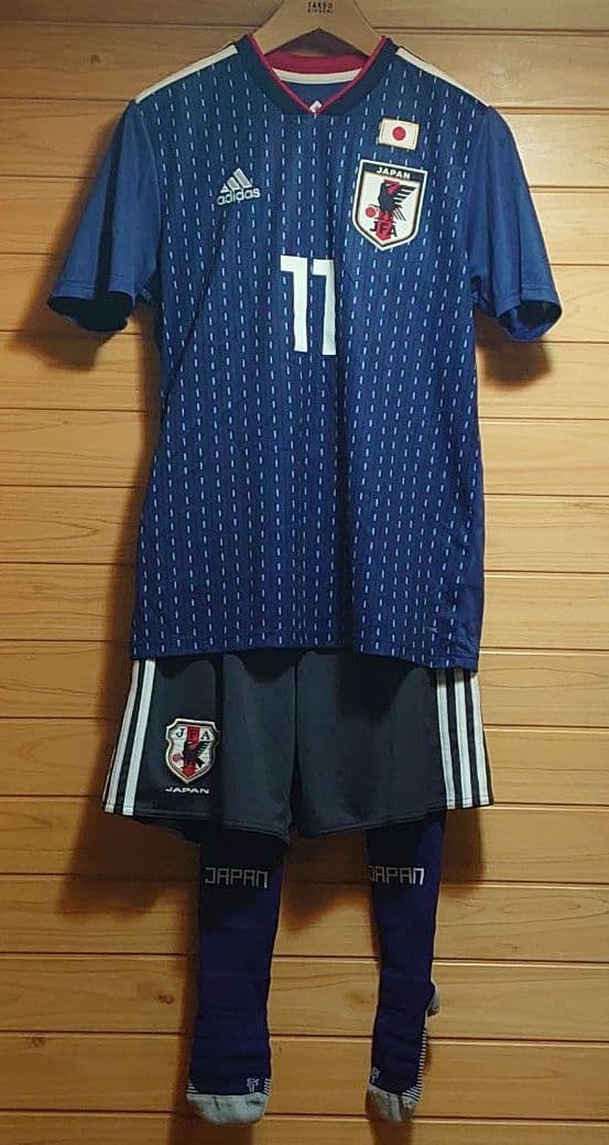 アディダスサッカー日本代表ユニフォーム　上シャツＬ、下パンツM＆ソックスセット アディダス キッズ サッカー日本代表 2024 ホーム レプリカ ミニキット