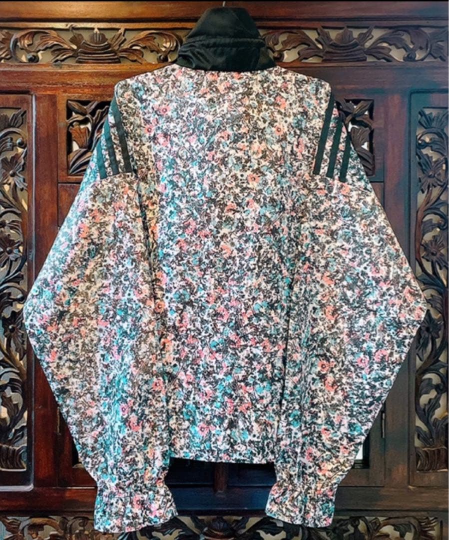 アディダス 新品 小花柄 ジャージ ナイロンジャケット ウィンド