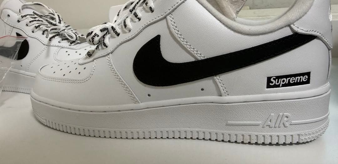 NIKE AIR FORCE 1 LOW × Supreme 26.5cm 白