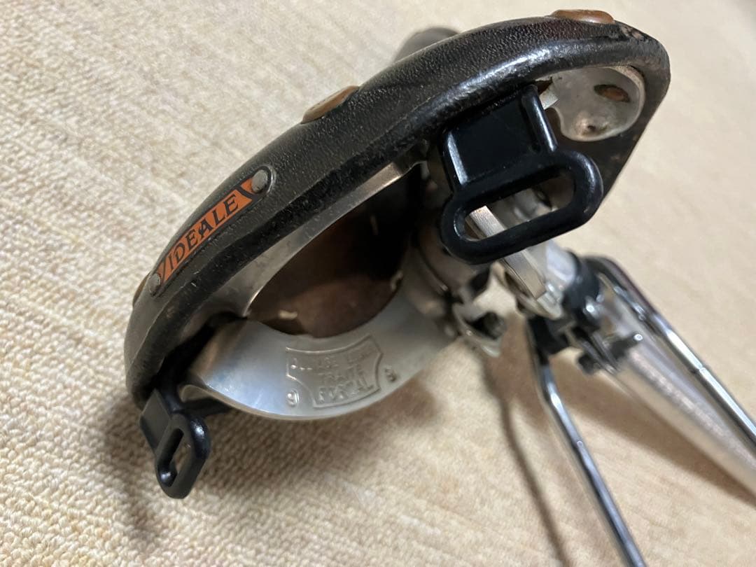 IDEALイデアル90 ルブールサイン入り アルミベース サドル フランス製