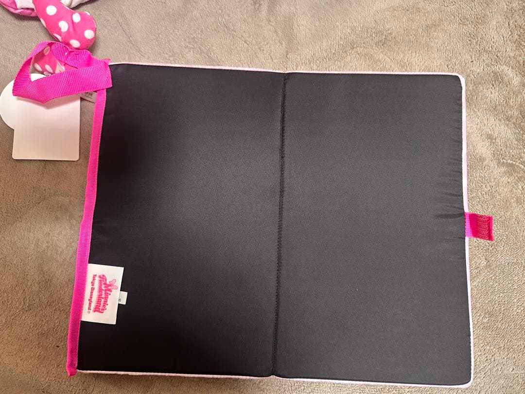 【新品】ミニーのファンダーランドポータブルクッション ブランケット2点セット