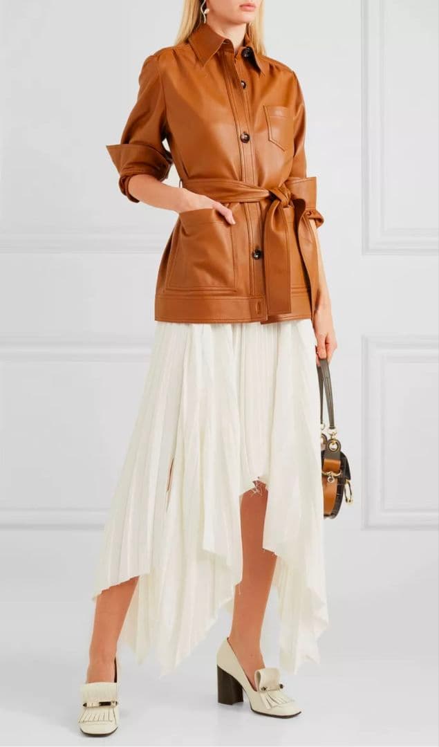 新品そっくりさん⭐ヴァレンティノガラヴァーニ ロックスタッズ