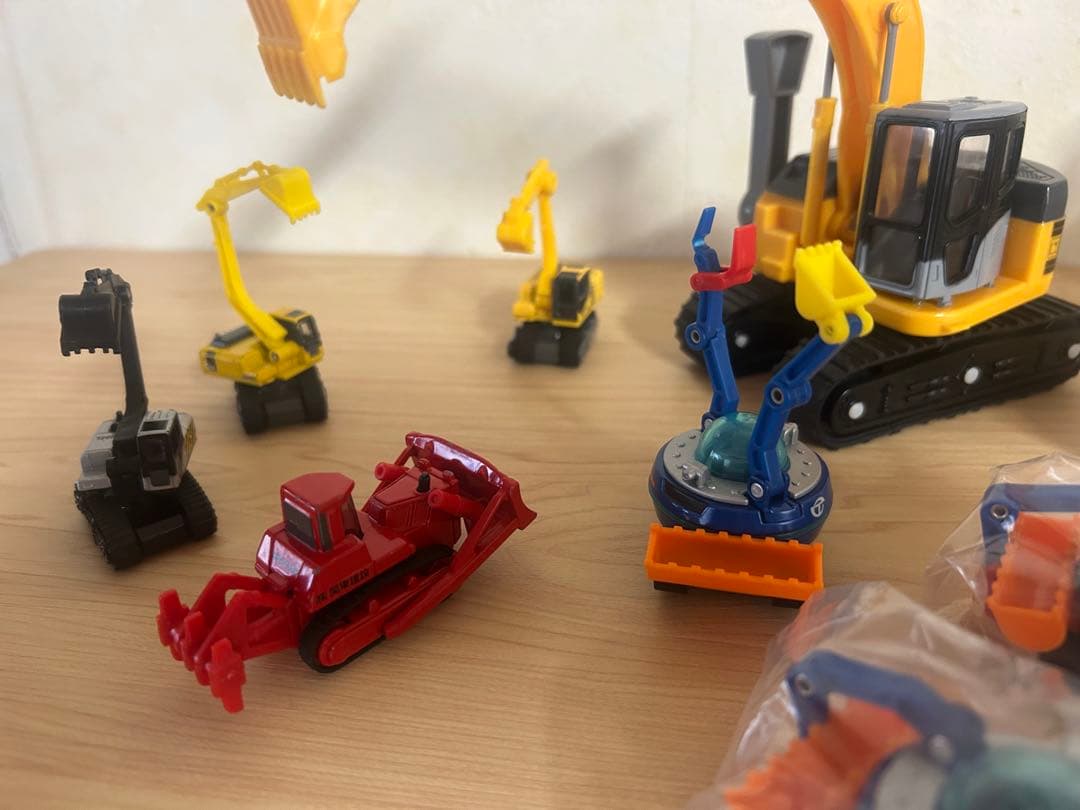 建設車両 コマツ トミカ ショベル ブルドーザークレーン 9個セット