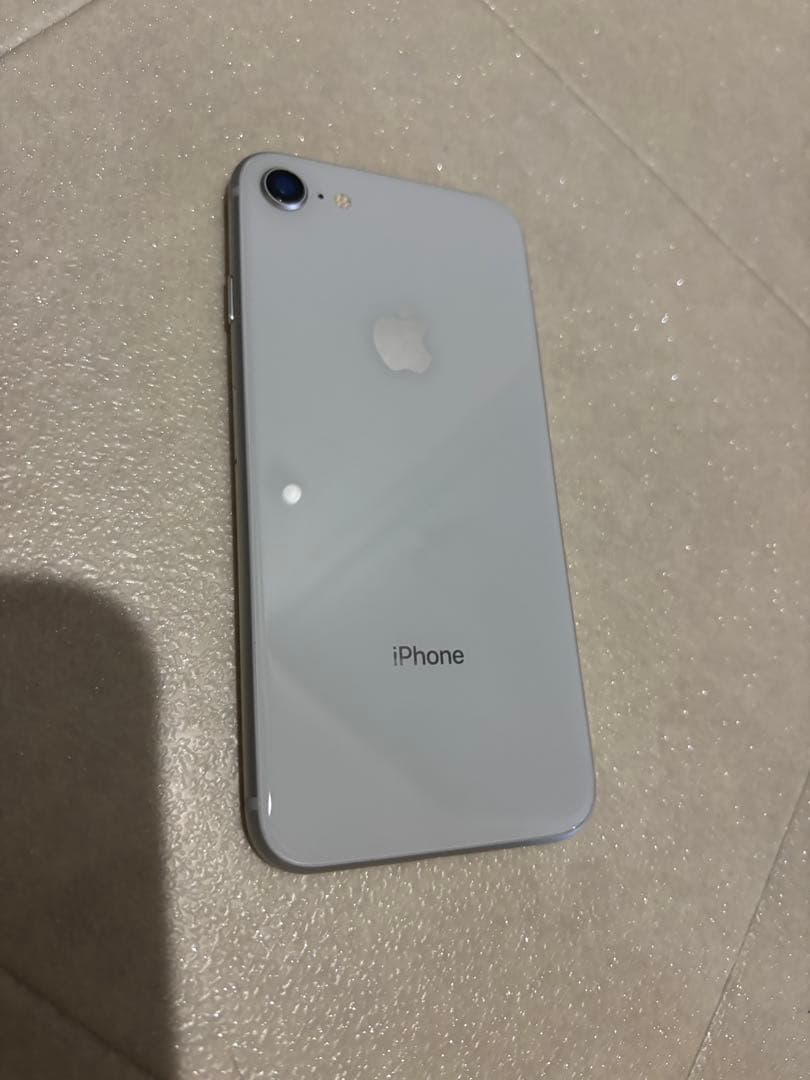 iPhone 8 バッテリー87% - メルカリ