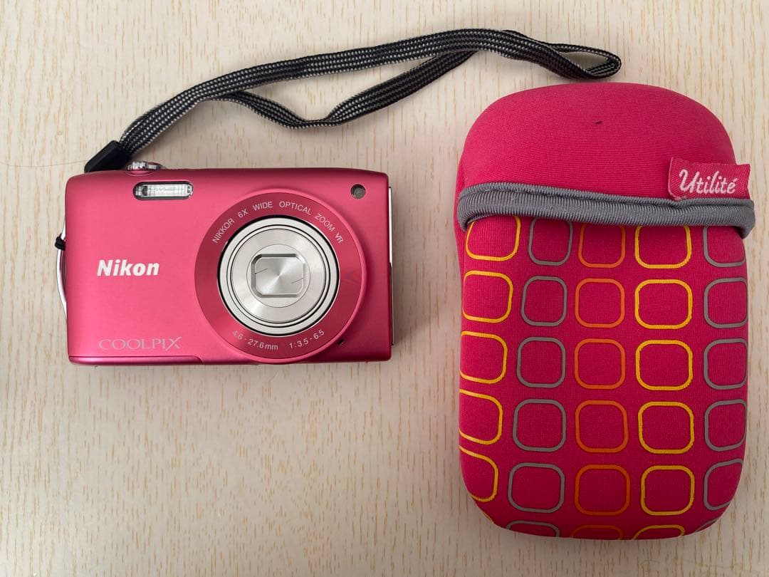 Nikon COOLPIX S3300 ピンク 本体と付属品 美品Nikon COOLPIX S3300