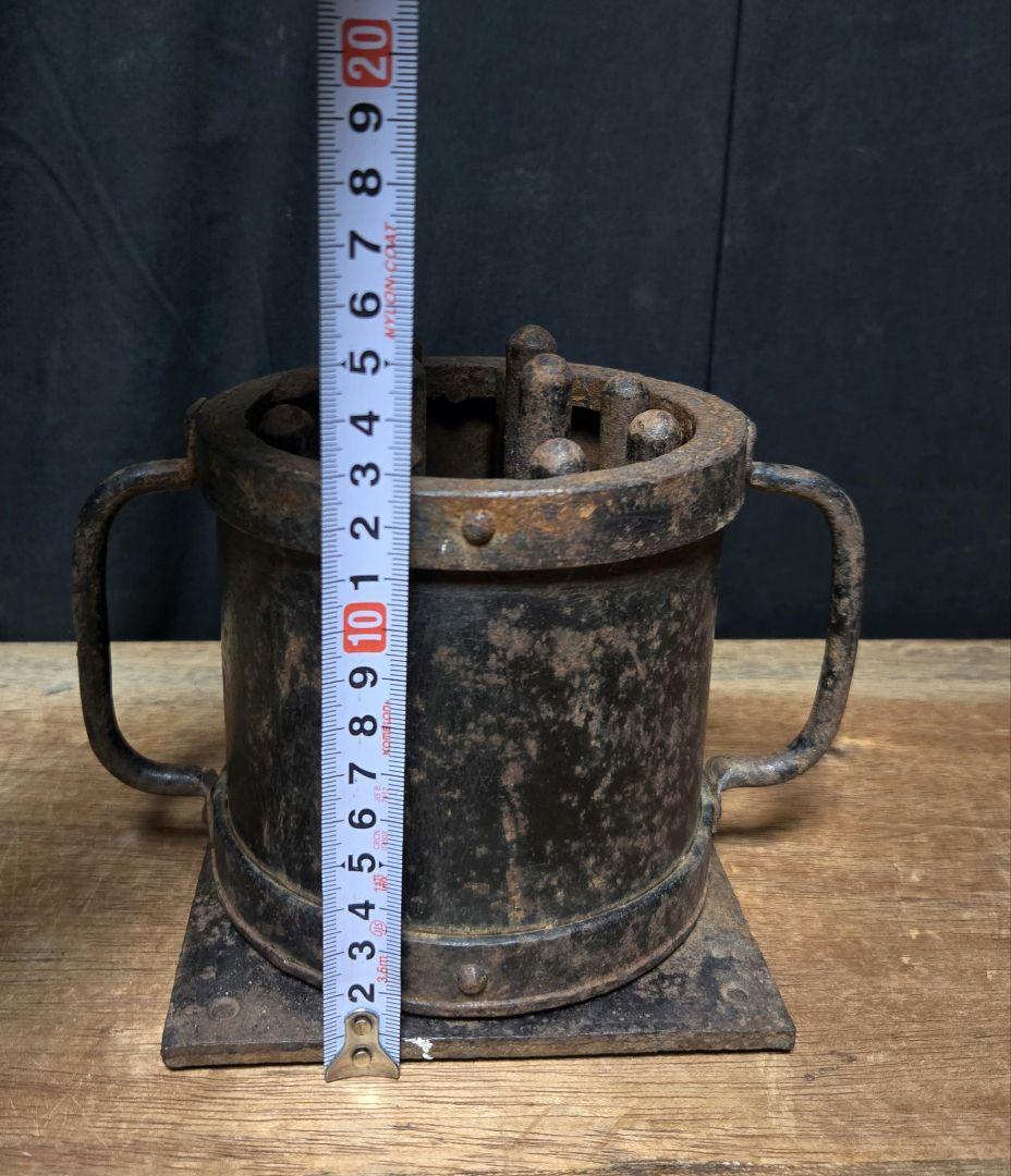 限定特価 レア物珍品鉄製の練炭製成古道具オブジェ インテリア