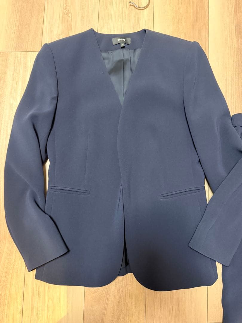 上下セット】theory Classic Crepe セオリーネイビースーツ - メルカリ