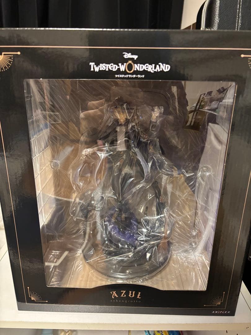 新品未開封、特典付き ツイステッドワンダーランド アズール フィギュア