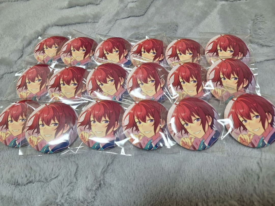 朱桜司　F2　缶バッジ 18個セット