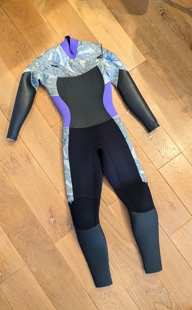 Hurley セミドライ 5/3mm レディース（SMサイズ程度）