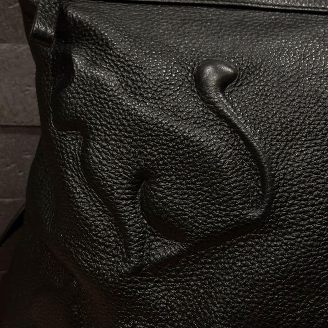 美品】IO pelle イオペレ 黒猫 エンボス リュック イタリアンレザー