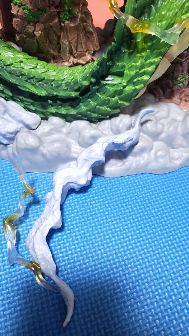 ドラゴンボール　神龍　シェンロン　神竜　筋斗雲乗り少年悟空　　フィギュア