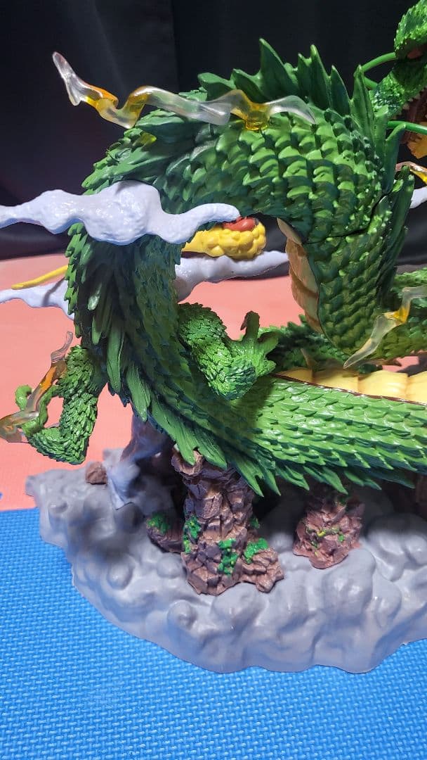 ドラゴンボール　神龍　シェンロン　神竜　筋斗雲乗り少年悟空　　フィギュア