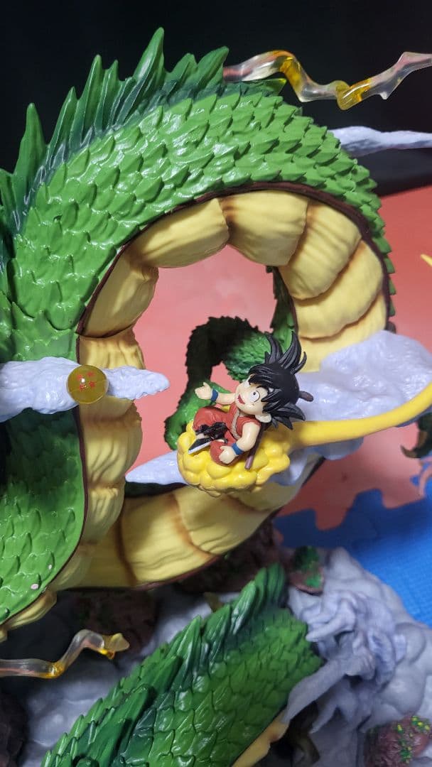ドラゴンボール　神龍　シェンロン　神竜　筋斗雲乗り少年悟空　　フィギュア