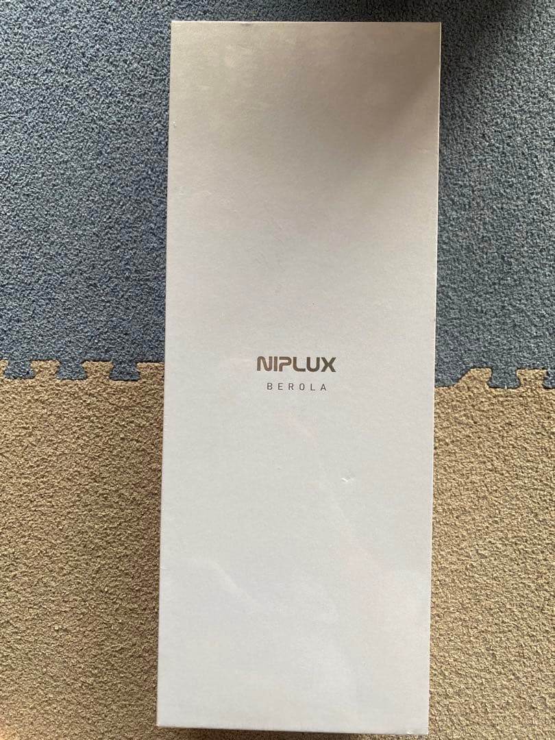 【新品・未使用・未開封】NIPLUX BEROLA べローラ EMS 美顔器 NIPLUX公式店】BEROLA│左右対称リフトケア｜Y字開閉型美顔ローラー