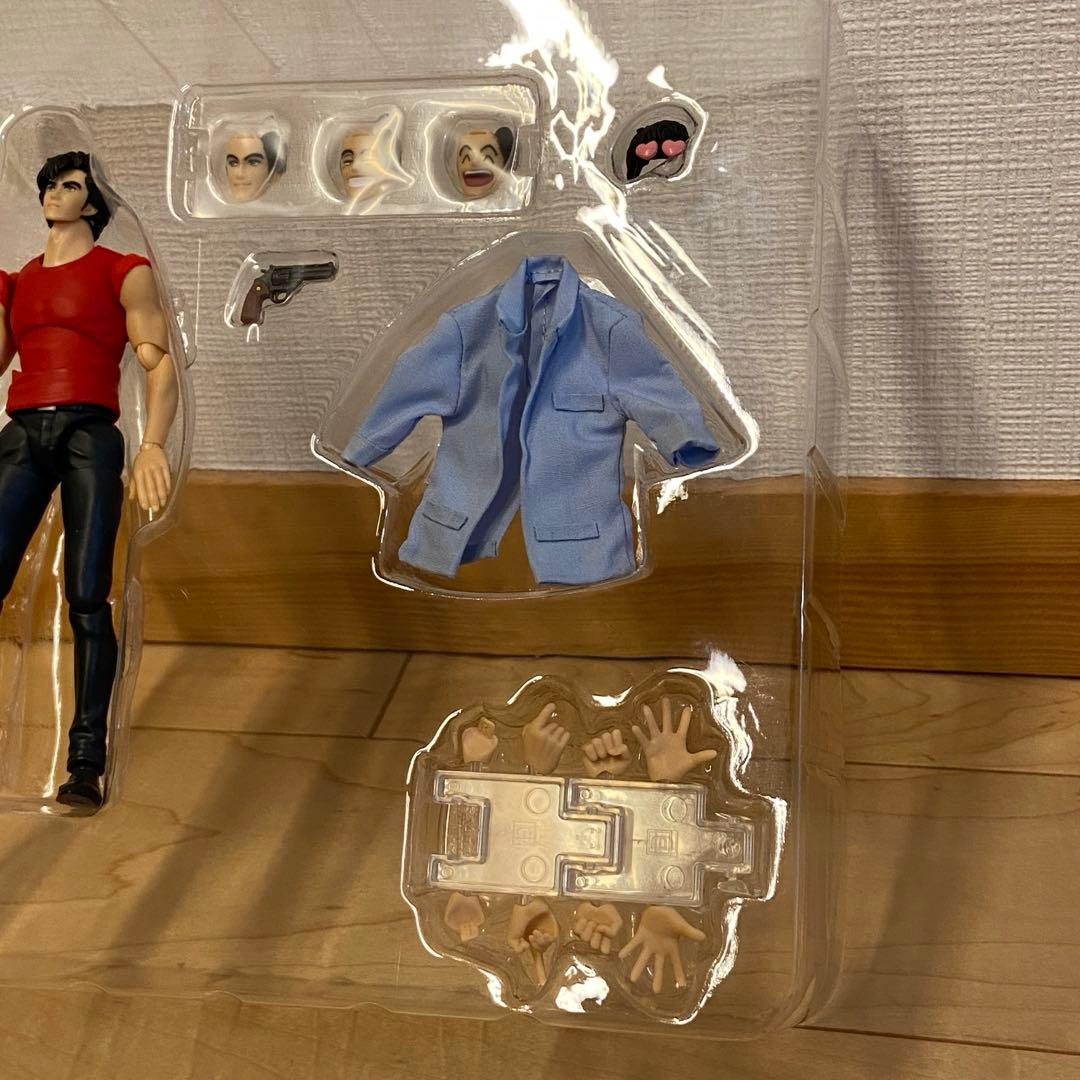 バズモッド　シティーハンター　冴羽獠　可動フィギュア