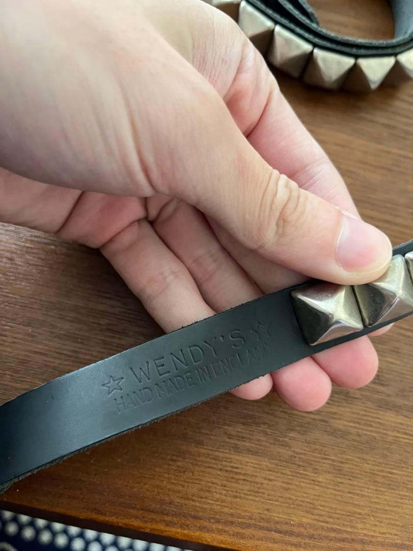 Wendy's ウェンディーズ 1連ピラミッド スタッズ ベルト - メルカリ