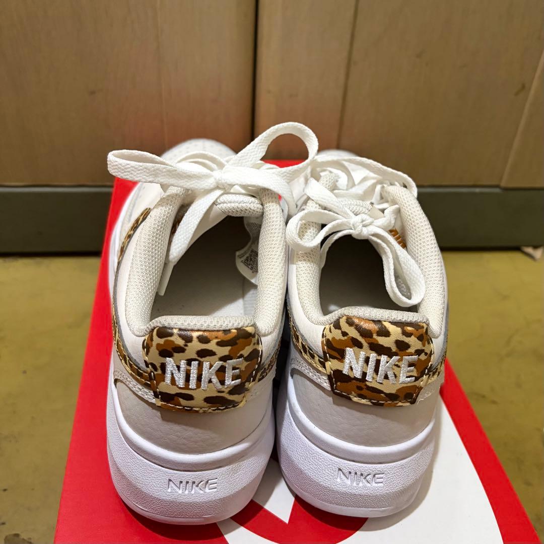 NIKE ナイキコートビジョン ヒョウ柄 23.5cm - メルカリ