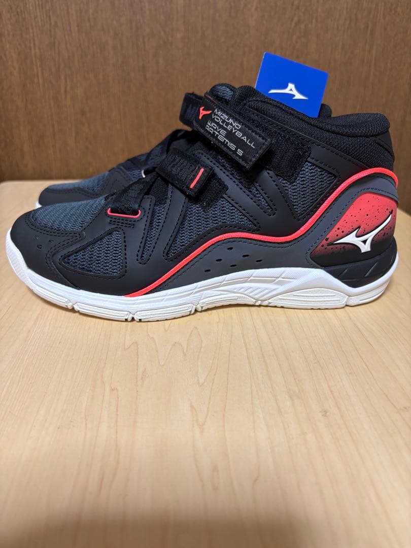 Mizuno バレーボールシューズ ミドルカット ブラック/レッド　24.5cm